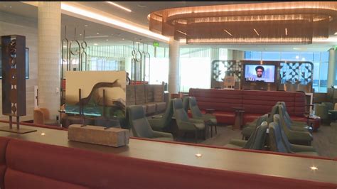 centurion lounge st louis